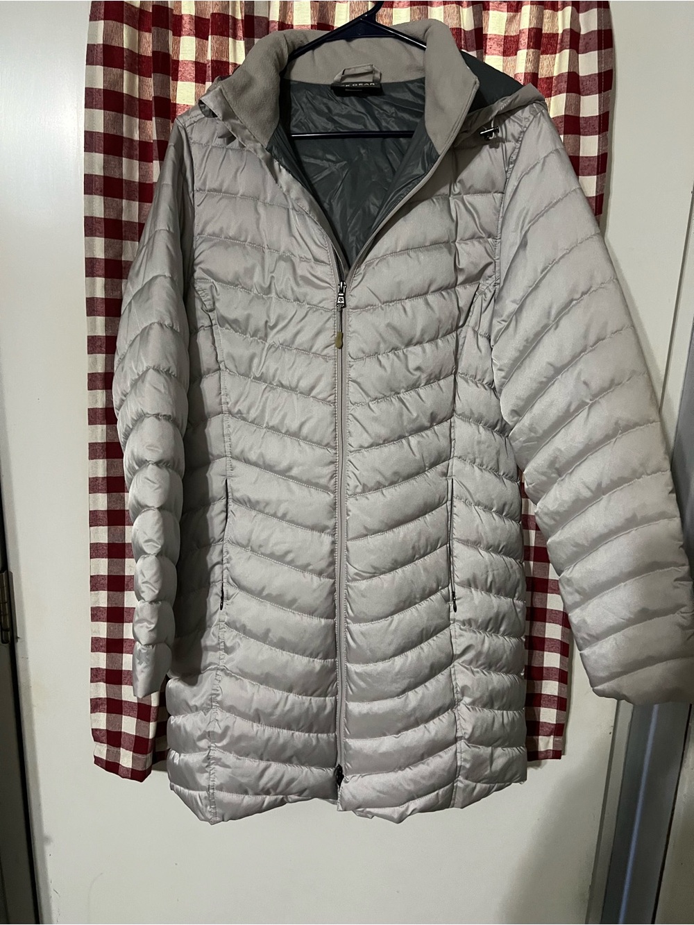 Light Gray Quilted Women's Puffer Coat by tech gear woman’s L